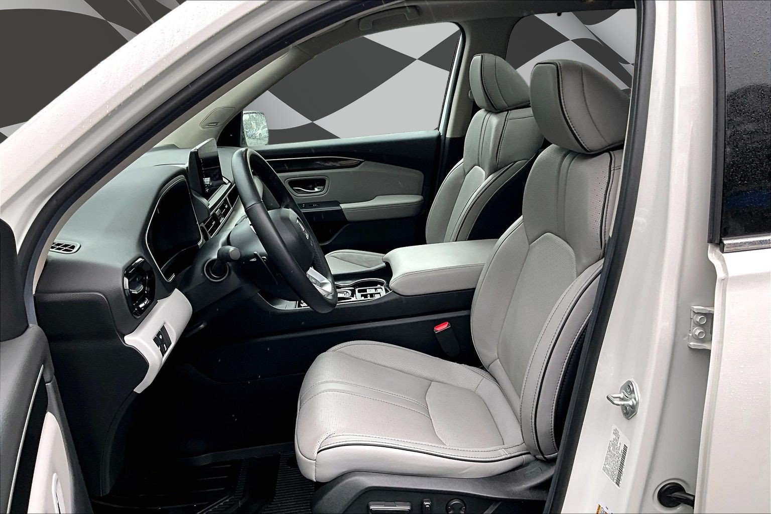 Used 2025 Honda Pilot Elite image 27