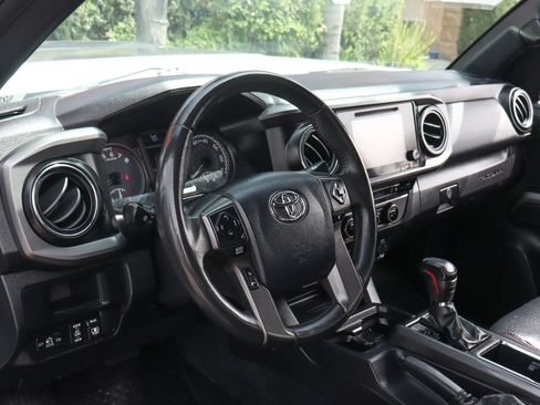 Used 2017 Toyota Tacoma TRD Pro AWD/4WD image 21
