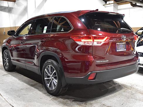 Used 2019 Toyota Highlander XLE AWD/4WD image 8