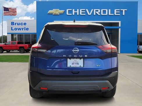 Used 2023 Nissan Rogue SV image 5