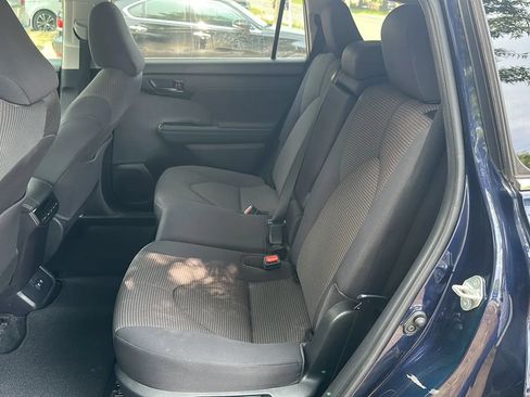 Used 2021 Toyota Highlander LE FWD image 17