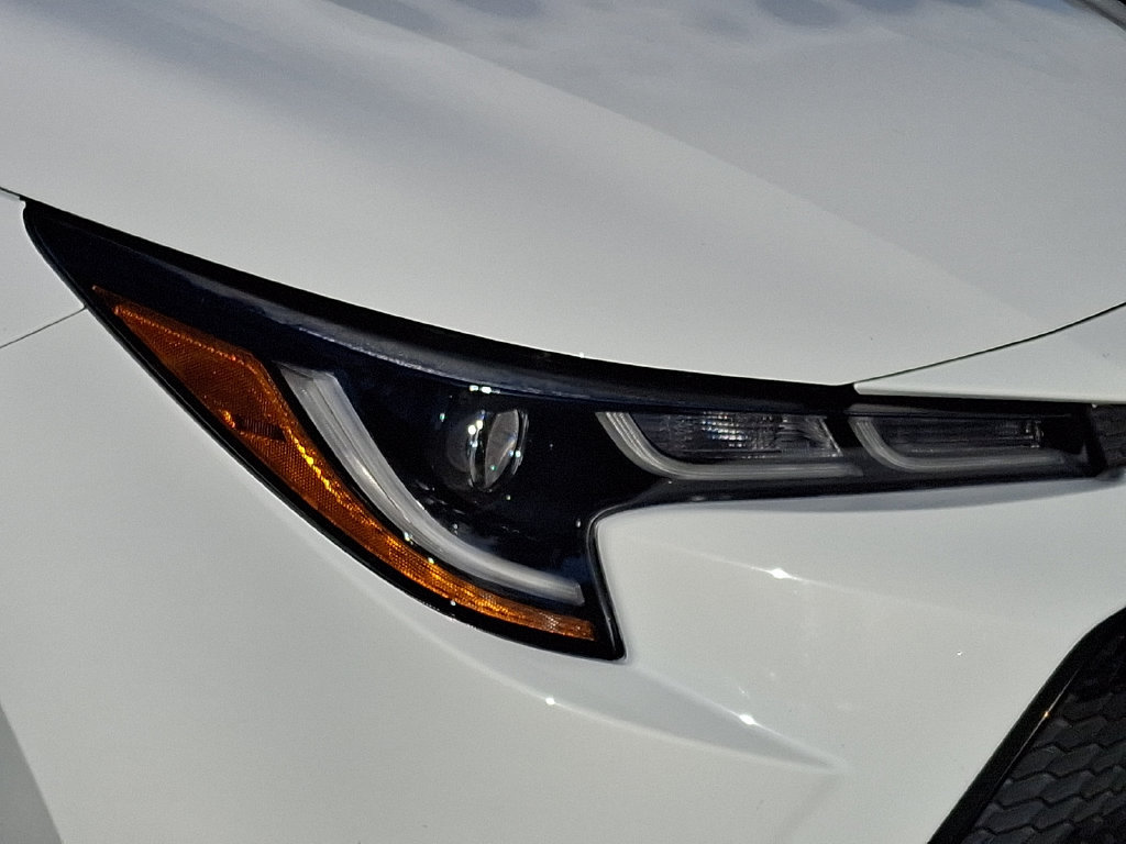 Certified 2022 Toyota Corolla LE FWD image 9