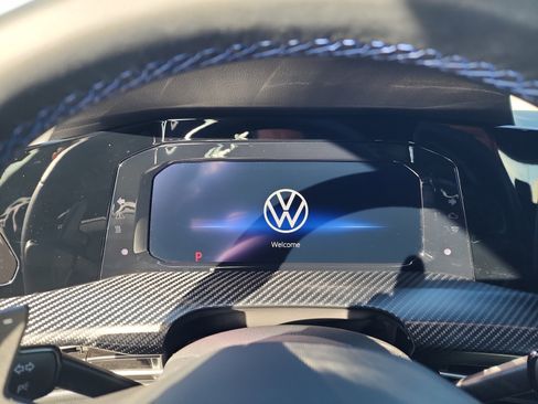 Certified 2025 Volkswagen Golf R Black Edition w/ Euro Stye Package image 10