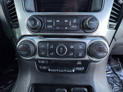 Used 2019 Chevrolet Suburban LS image 31