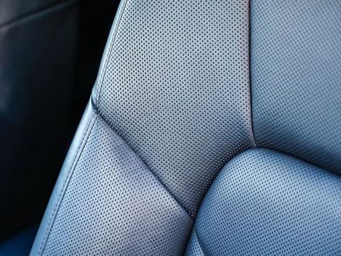 Used 2023 Porsche Macan image 25