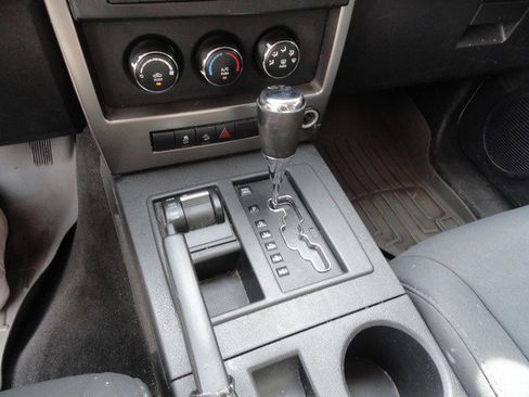 Used 2012 Jeep Liberty Sport AWD/4WD image 14