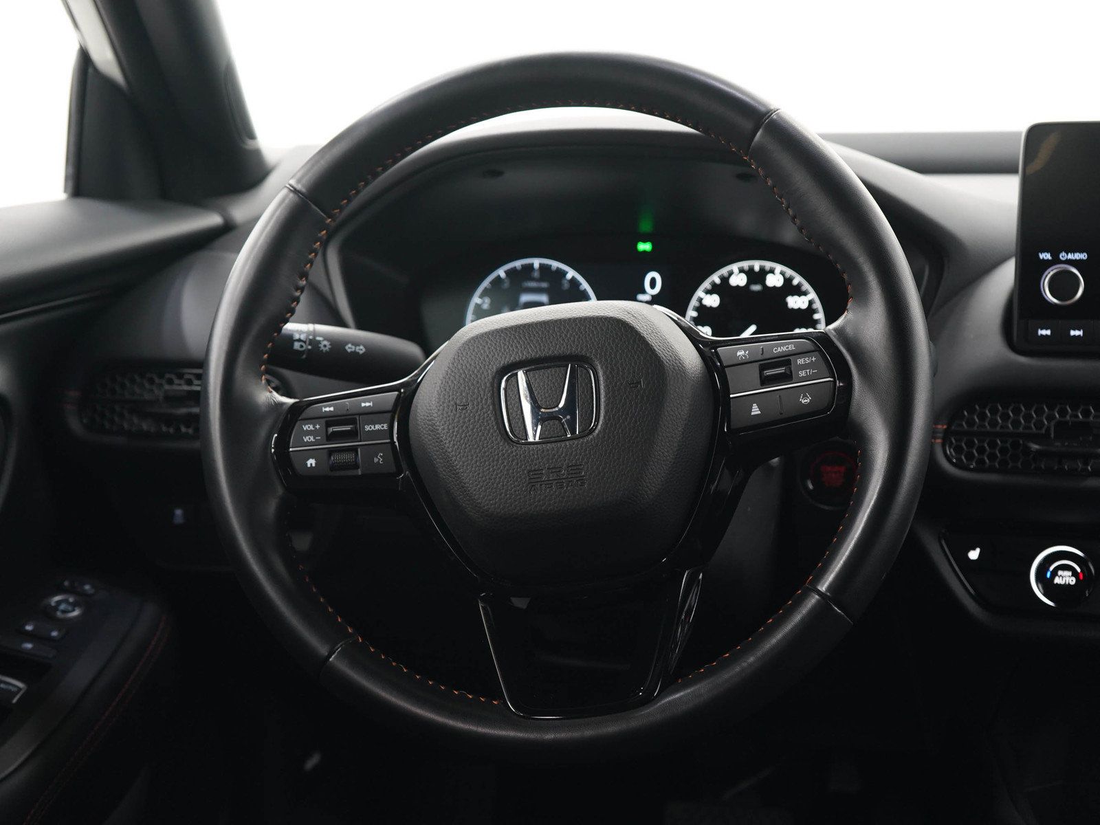 Used 2025 Honda HR-V Sport image 16