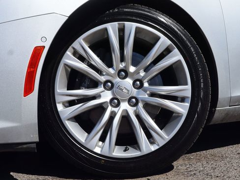 Used 2018 Cadillac XTS Luxury image 5