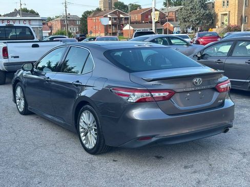 Used 2018 Toyota Camry XLE FWD image 7