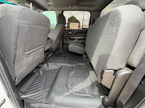 Used 2019 GMC Sierra 2500 SLE w/ SLE Preferred Package AWD/4WD image 19