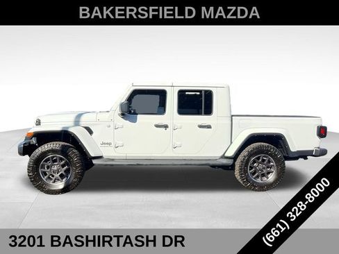 Used 2021 Jeep Gladiator Overland w/ Popular Equipment Package AWD/4WD image 2