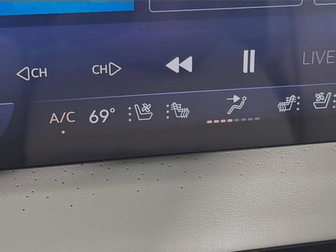 New 2026 Buick Enclave Avenir w/ Super Cruise Package FWD image 23