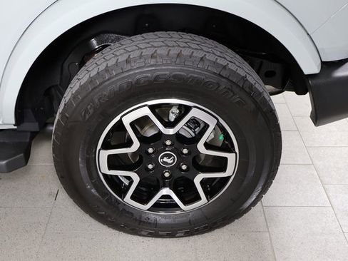 Used 2024 Ford Bronco Outer Banks image 10