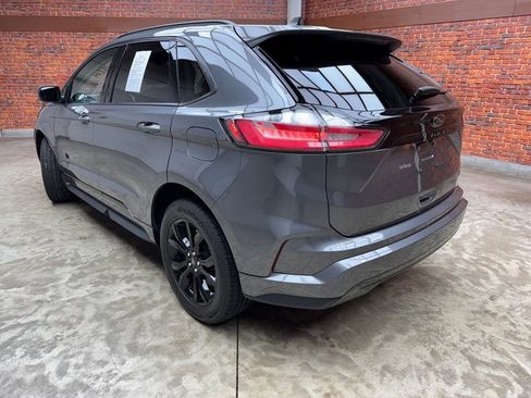 Certified 2023 Ford Edge SE w/ Black Appearance Package image 3