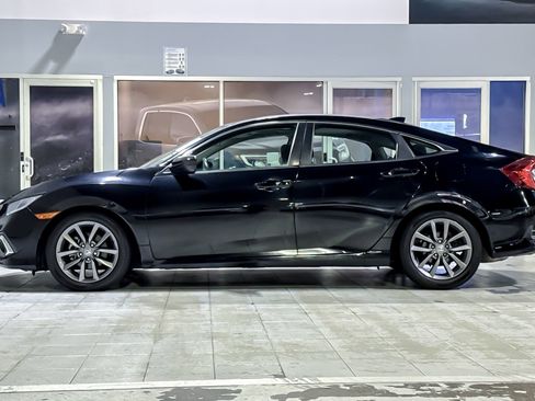 Used 2019 Honda Civic EX image 2