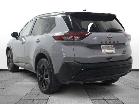 Used 2023 Nissan Rogue SV w/ SV Premium B Package image 5