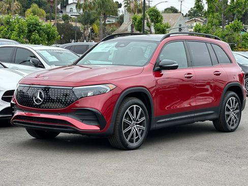 Used 2024 Mercedes-Benz EQB 300 4MATIC image 7