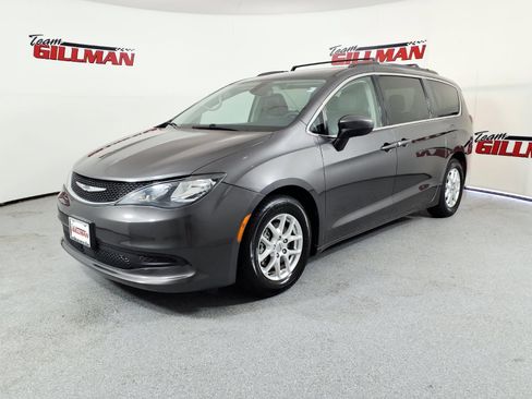 Used 2021 Chrysler Voyager Lxi FWD image 3