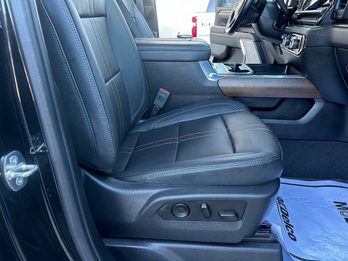Used 2024 Chevrolet Silverado 2500 High Country w/ High Country Premium Package AWD/4WD image 33