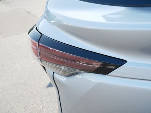 Certified 2025 Toyota Sienna XLE w/ XLE Plus Package AWD/4WD image 17