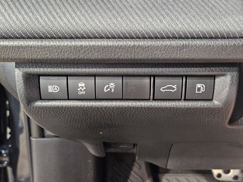 Used 2025 Toyota Camry SE w/ Convenience Package FWD image 25