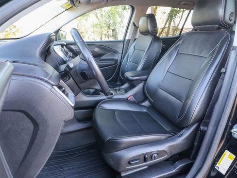 Certified 2022 GMC Terrain SLT w/ Infotainment Package II image 15