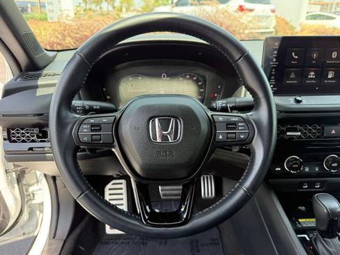 Used 2025 Honda Accord Sport image 23
