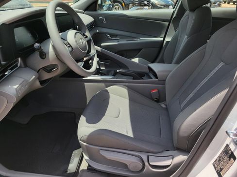 New 2026 Hyundai Elantra SE FWD image 13