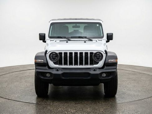 Used 2025 Jeep Wrangler Unlimited Sport AWD/4WD image 2