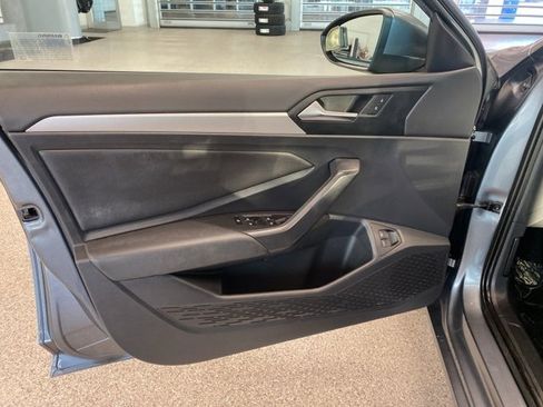 Used 2020 Volkswagen Jetta S image 23