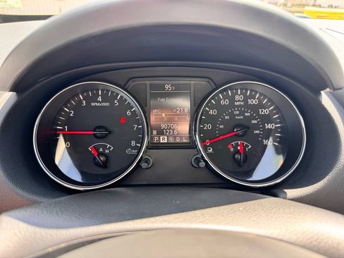 Used 2015 Nissan Rogue S w/ Convenience Package FWD image 18