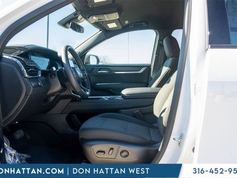 Used 2025 GMC Acadia Elevation image 3