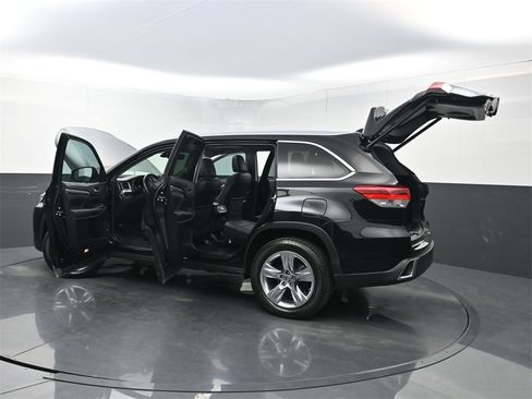 Used 2019 Toyota Highlander Limited image 40