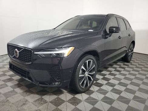 Certified 2024 Volvo XC60 B5 Plus image 4