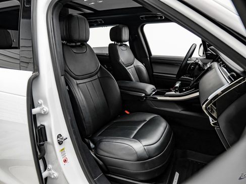 Used 2025 Land Rover Range Rover Sport Dynamic SE image 43