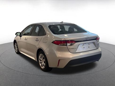 Used 2025 Toyota Corolla LE image 11