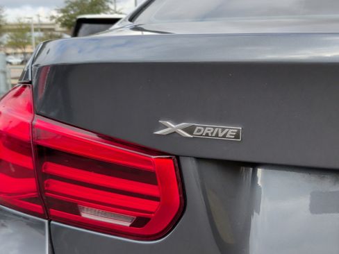 Used 2018 BMW 330i xDrive 330i xDrive image 11