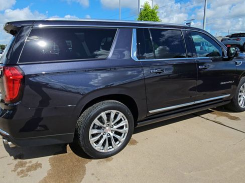 Used 2024 GMC Yukon XL Denali w/ Denali Reserve Package image 8