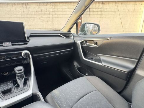 Used 2025 Toyota RAV4 XLE image 34