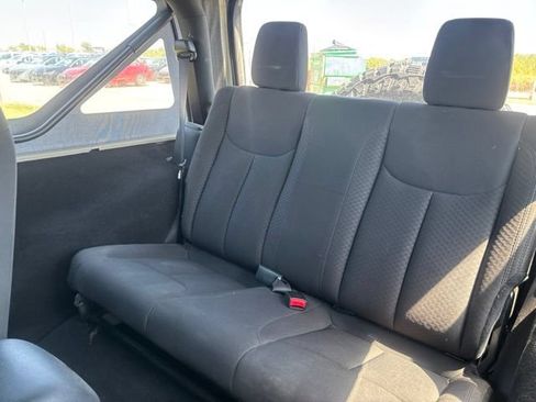 Used 2018 Jeep Wrangler Sport w/ Connectivity Group AWD/4WD image 26