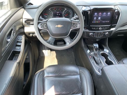Used 2023 Chevrolet Traverse LT FWD image 17