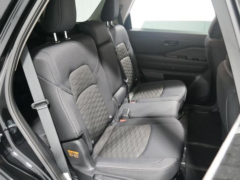 New 2025 Nissan Pathfinder SV image 17