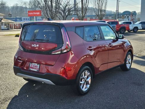 Used 2024 Kia Soul LX w/ Option Group 015 image 5