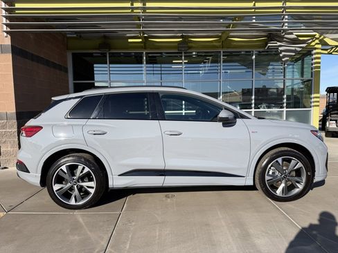 Used 2024 Audi Q4 e-tron Premium Plus w/ Premium Plus image 9