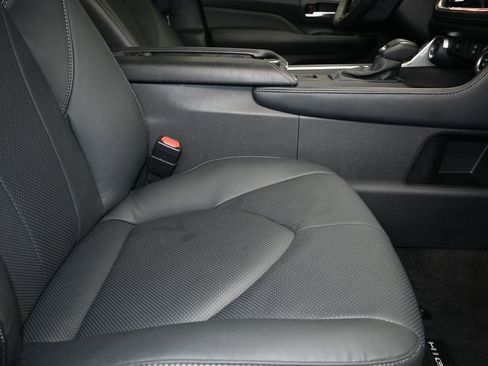 Used 2025 Toyota Grand Highlander AWD image 26