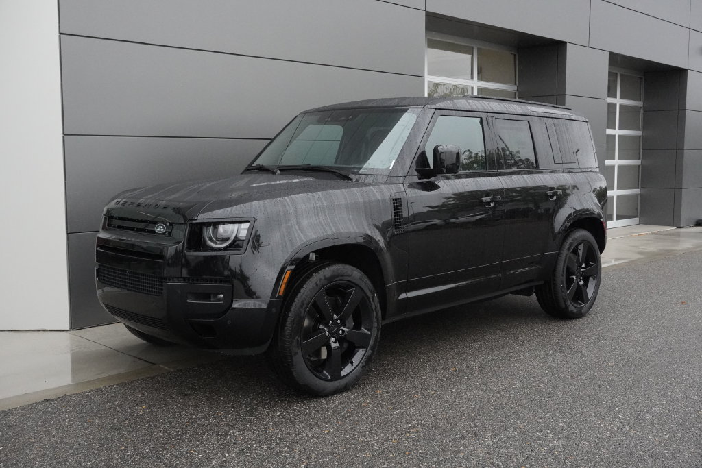 New 2026 Land Rover Defender 110 X-Dynamic SE AWD/4WD image 3