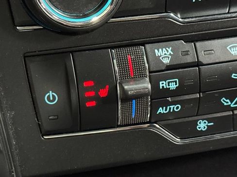 Used 2019 Ford Explorer XLT w/ Equipment Group 202A AWD/4WD image 6