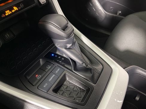 Certified 2025 Toyota RAV4 XLE FWD image 22