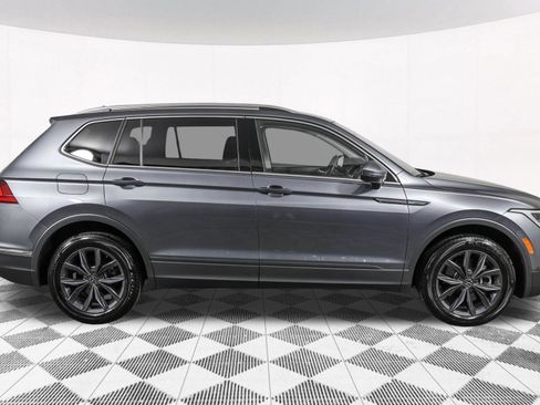 Used 2023 Volkswagen Tiguan SE AWD/4WD image 14