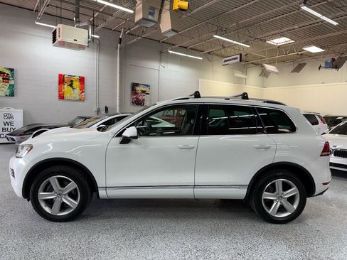 Used 2014 Volkswagen Touareg Hybrid AWD/4WD image 2
